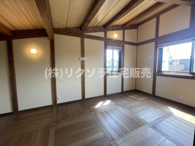 八幡三反長　新築一戸建ての寝室|洋室12.9帖　将来2部屋に区切り可能！
■物件内覧・資金計画相談・住宅ローン相談、リフォーム相談、お問合せ受付中■
※当日・翌日のご内覧、ご相談はお電話でのお問合せがスムーズです！