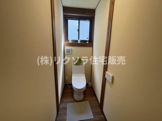 八幡三反長　新築一戸建てのトイレ|温水洗浄便座付き
■物件内覧・資金計画相談・住宅ローン相談、リフォーム相談、お問合せ受付中■
※当日・翌日のご内覧、ご相談はお電話でのお問合せがスムーズです！