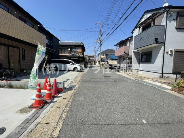 八幡三反長　新築一戸建ての前面道路含む現地写真|■物件内覧・資金計画相談・住宅ローン相談、リフォーム相談、お問合せ受付中■
※当日・翌日のご内覧、ご相談はお電話でのお問合せがスムーズです！