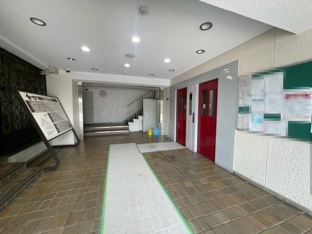 【価格改定】イトーピア向日マンションC棟のロビー|マンションロビー
管理が行き届いたロビーが、快適な暮らしを支えます。