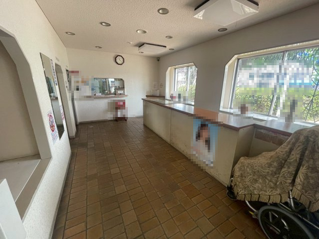 【価格改定】イトーピア向日マンションC棟のロビー|エレベーター各階停止棟です。