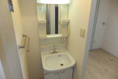 【洗面所】 | カーサクレールB棟 | コンパクトで使いやすい洗面所