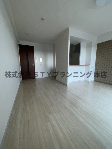 仲介手数料０円！ヴァリエ東別院の居間・リビング