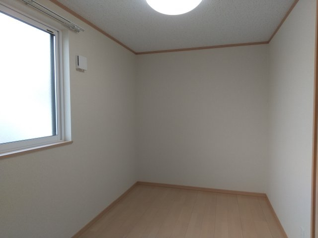 ルミエールFの洋室