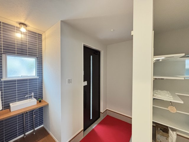 新築戸建　長楽寺１丁目（A/AB）の玄関|玄関ホール　玄関そばの手洗いスペース