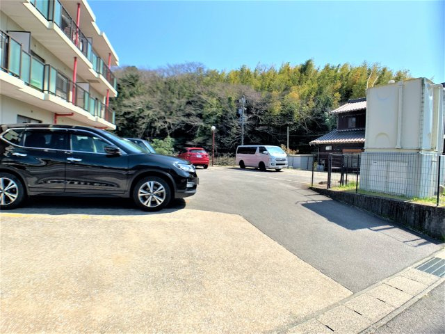 フジヒロマンションの駐車場
