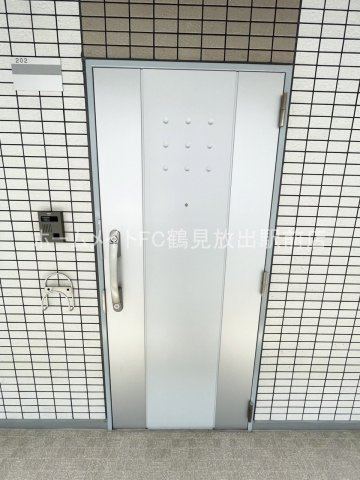大阪市鶴見区今津南１丁目の賃貸マンションの玄関