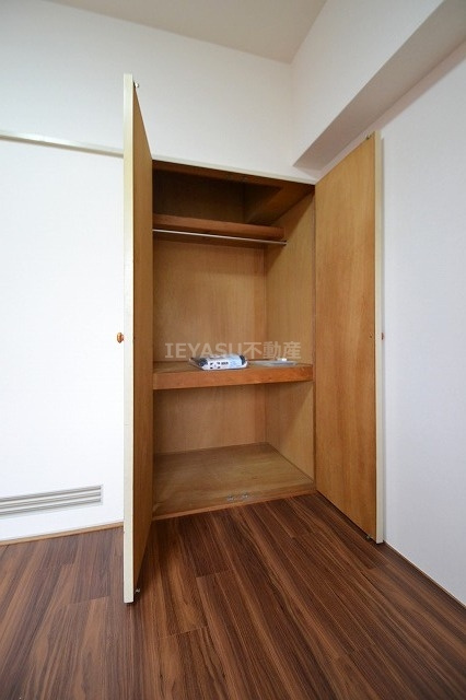 サンハイム庚午南の収納