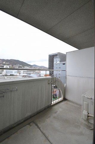サンハイム庚午南のバルコニー