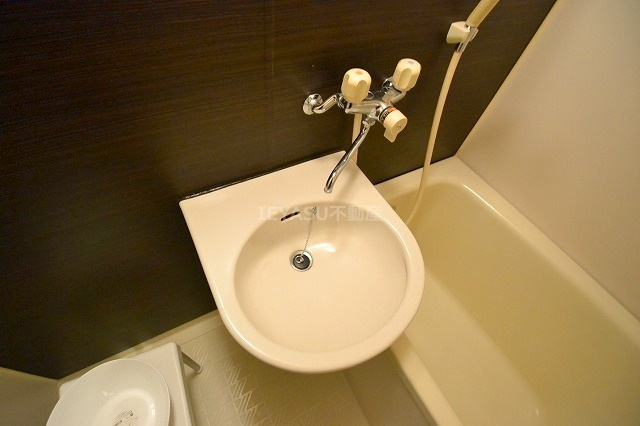 サンハイム庚午南の洗面所