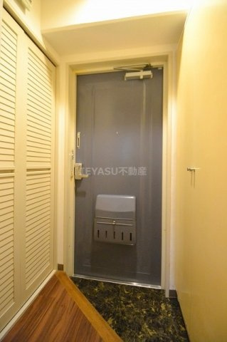 サンハイム庚午南の玄関