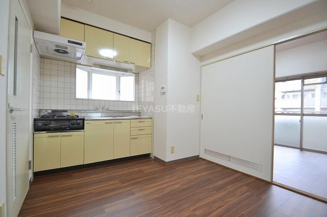 サンハイム庚午南の居間・リビング