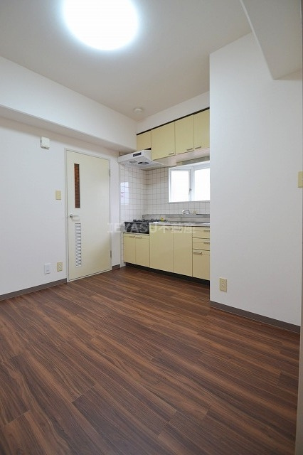 サンハイム庚午南の居間・リビング