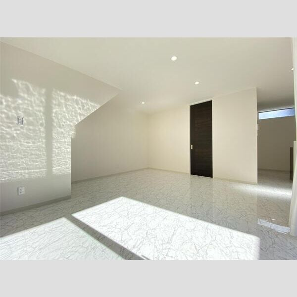 	ドゥ　ミールの居間・リビング|家具が映えます♪