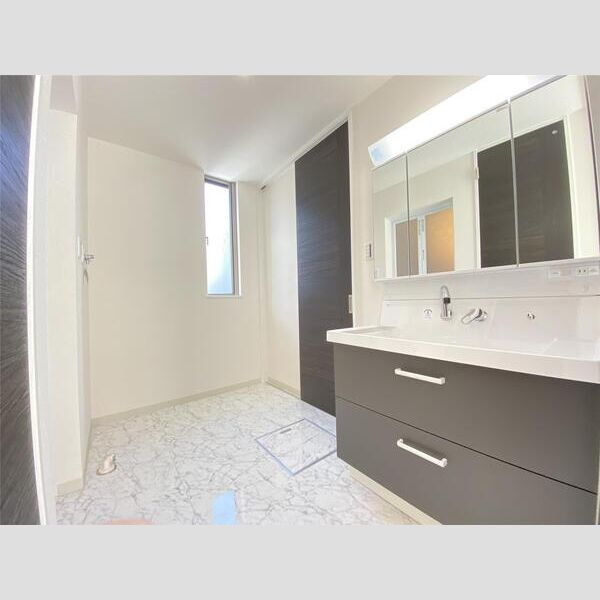 	ドゥ　ミールの独立洗面台