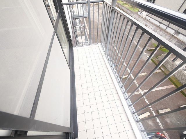 ラ・フォーレ紀寺のバルコニー|お洗濯にも便利なバルコニー付き