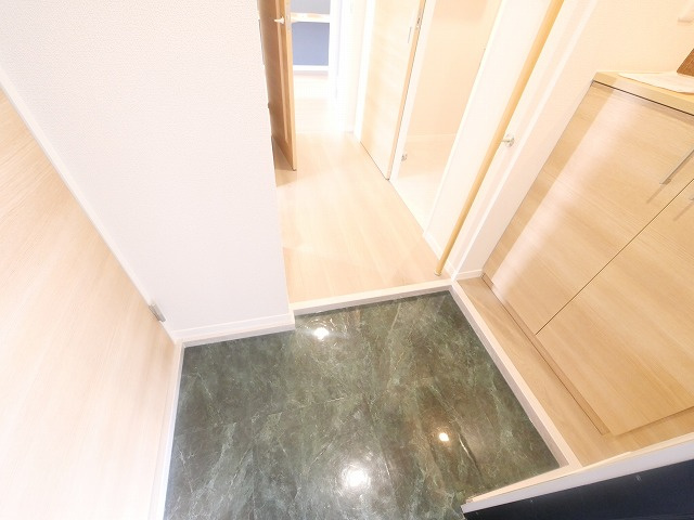 ラ・フォーレ紀寺の玄関|シンプルで使いやすい玄関です