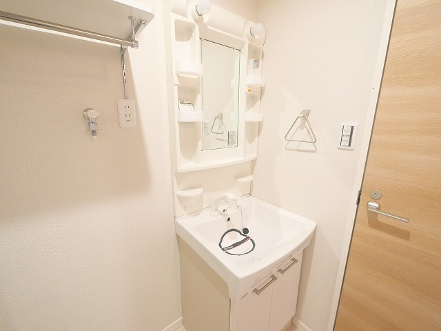 ラ・フォーレ紀寺の洗面所|脱衣スペースもあります