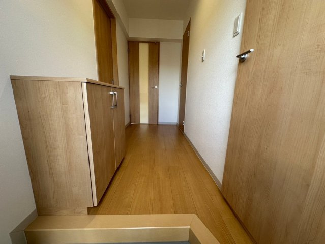 田村マンションの玄関