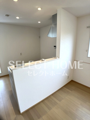  | クワテュオール沓市場