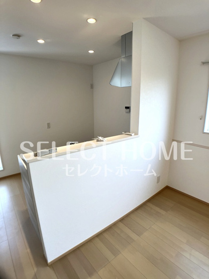 | クワテュオール沓市場