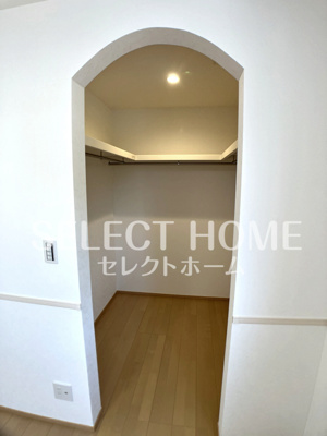  | クワテュオール沓市場