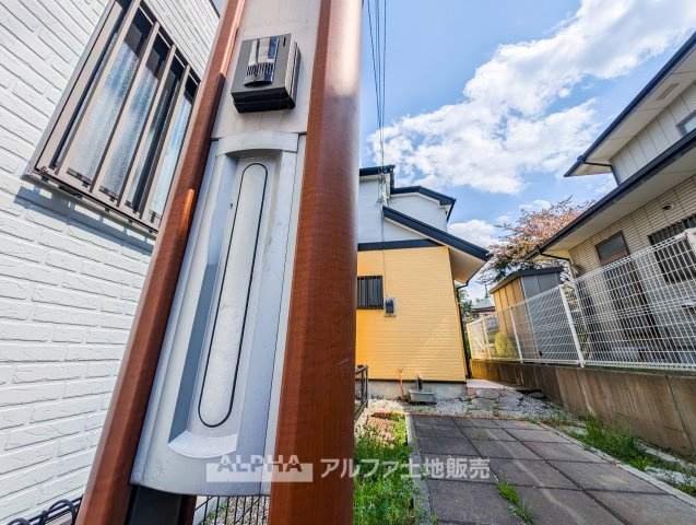 日野市南平4丁目　中古戸建の前面道路含む現地写真
