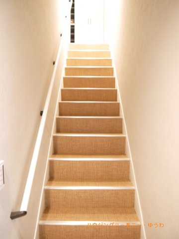 【その他】 | サトミビル（池袋住宅） | メゾネットタイプ（８～９階の室内階段です。）
