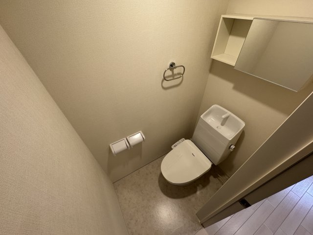 アリビオのトイレ|シャワー付暖房便座