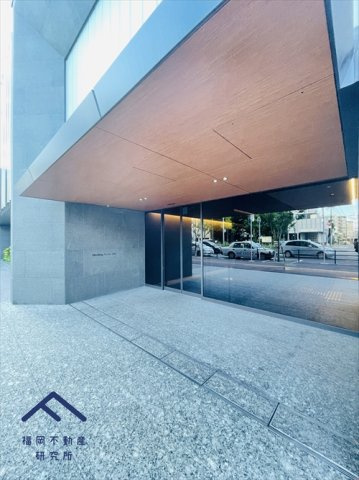 ブリリアタワー西新の外観