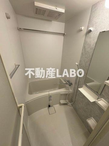セレニテ難波グランデシュッドの浴室