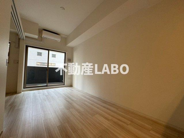 セレニテ難波グランデシュッドの寝室