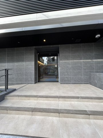 杉並区堀ノ内２丁目の賃貸マンションのエントランス