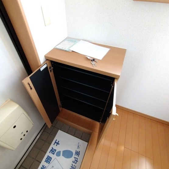 【玄関】サゥーヂビバⅡ
