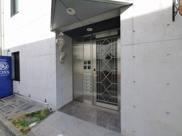 アレグレア桜のエントランス