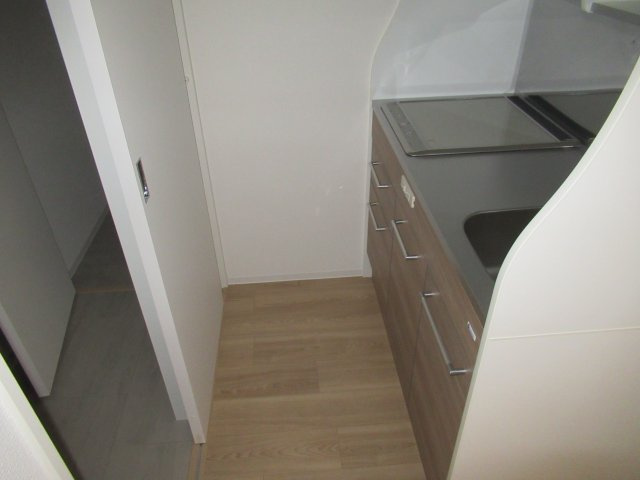 セレニテ兵庫エクラのキッチン|コンパクトなキッチンで掃除もラクラク