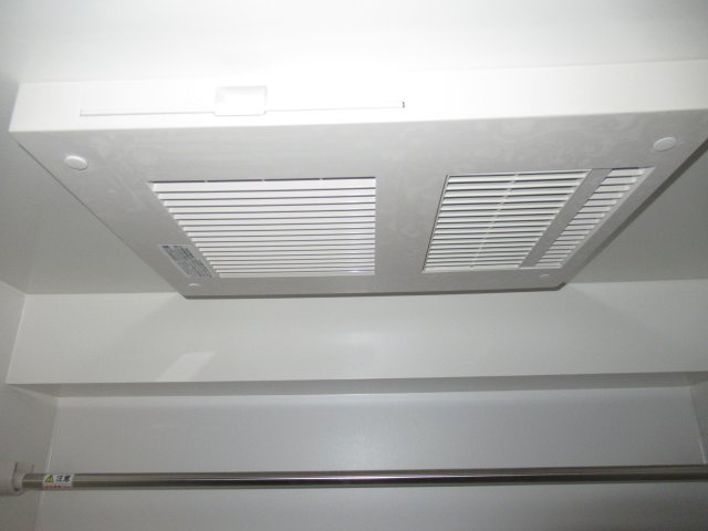 セレニテ兵庫エクラの浴室|浴室乾燥機付きです