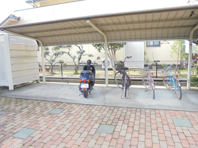 【その他共用部分】 | ソレーユガーデンB棟 | 屋根付き駐輪場