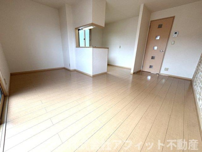 【居間・リビング】 | ソレーユガーデンB棟 | LDK12.5帖