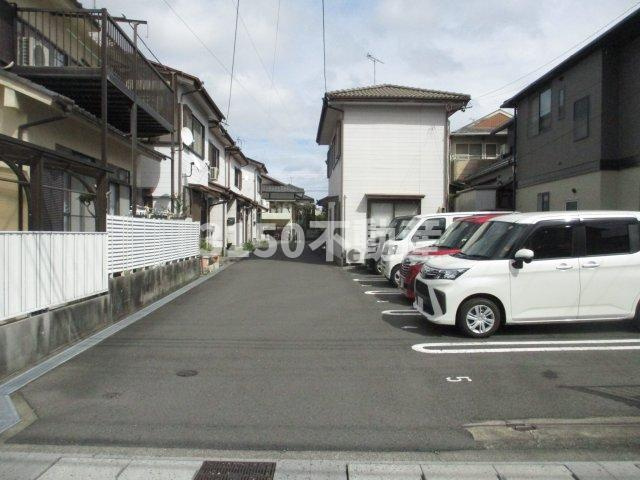 岐阜市加納住宅の駐車場