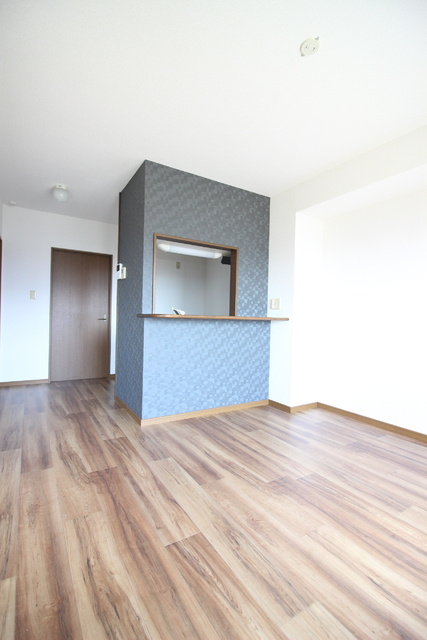 上益城郡益城町大字安永の賃貸マンションの居間・リビング