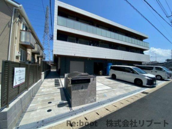 メイプルツリーの外観