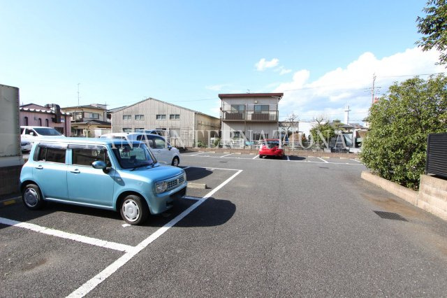 ミュートステセラの駐車場