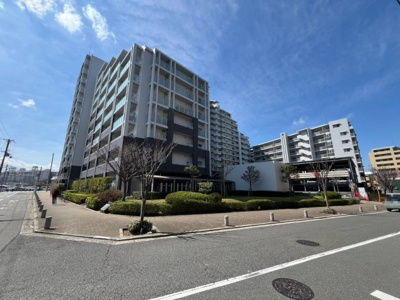 【外観】 | 中百舌鳥アイランズ | 全居室収納有りますので、収納場所に困らず綺麗な室内をたもてますね！