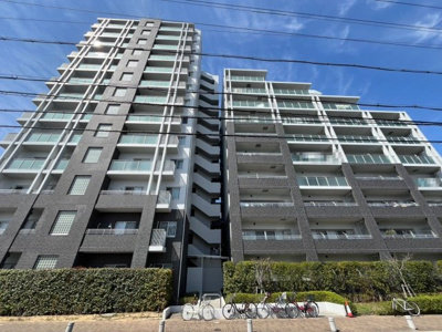 【外観】 | 中百舌鳥アイランズ | 大阪メトロ御堂筋線「なかもず」駅まで徒歩4分とアクセス良好♪始発駅ですので、忙しい朝やお遅い帰宅時も安心ですね！