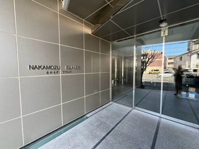 【エントランス】 | 中百舌鳥アイランズ | 手荷物が多くても自動ドアのエントランス扉です♪