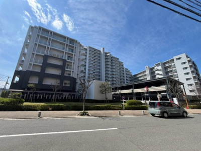 【外観】 | 中百舌鳥アイランズ | 浴室に窓が付いているので、換気ができて湿気やカビ防止になりますよ♪