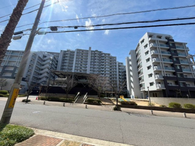 【外観】 | 中百舌鳥アイランズ | 洗面室からバルコニーへ出られるので、家事の効率も上がりますね！