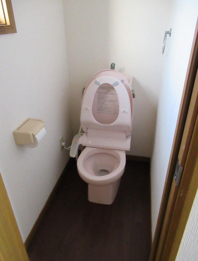 灘北通４丁目貸家のトイレ