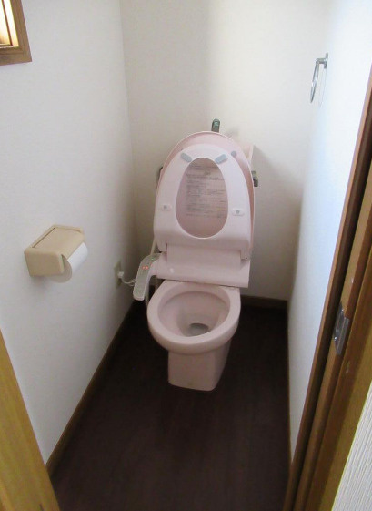 灘北通４丁目貸家のトイレ